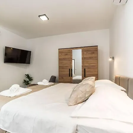 Zorenija Apartament *
